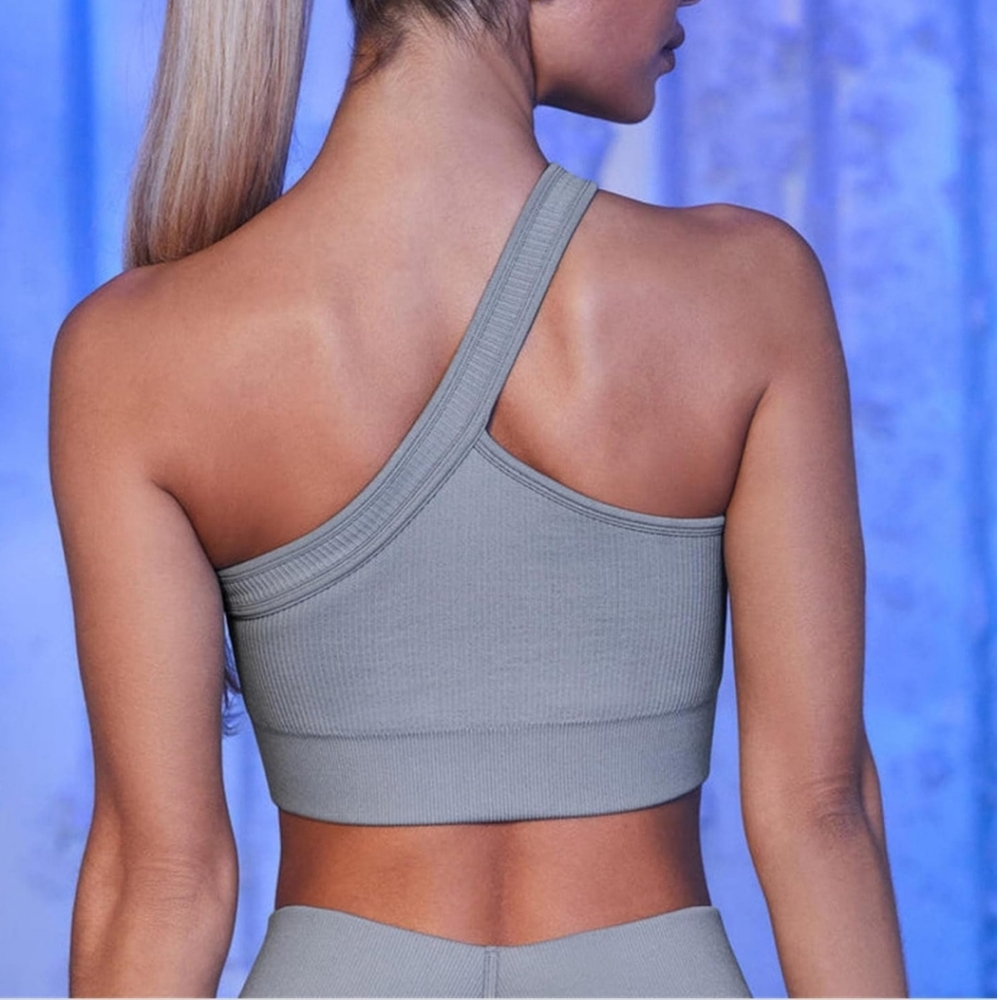 2 half shoulder sports bras